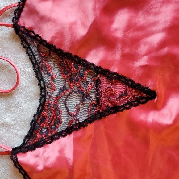 Lady Cameo bright pink with Black lace in Size Large - Picture 2 of 3